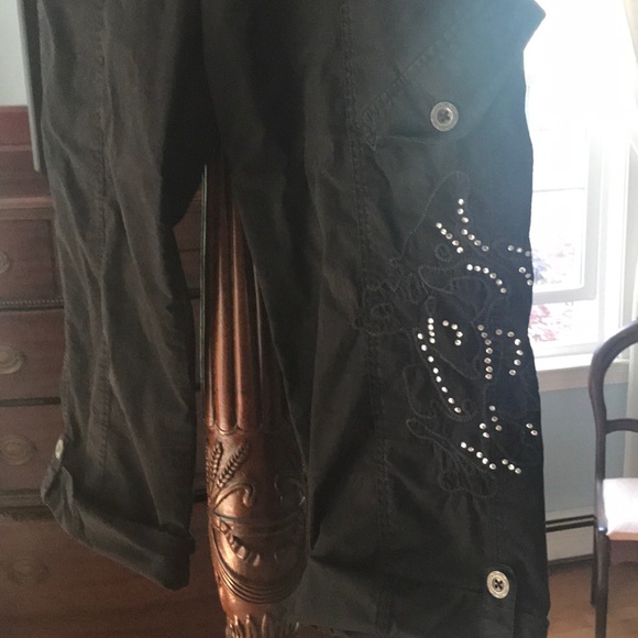 Capris by Style&Co. in EUC. Tons of pockets! - Picture 3 of 7